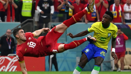 ŠTA SE OVO DEŠAVA!? Nova loša vest za Srbiju: Vlahović van konkurencije za Kamerun?