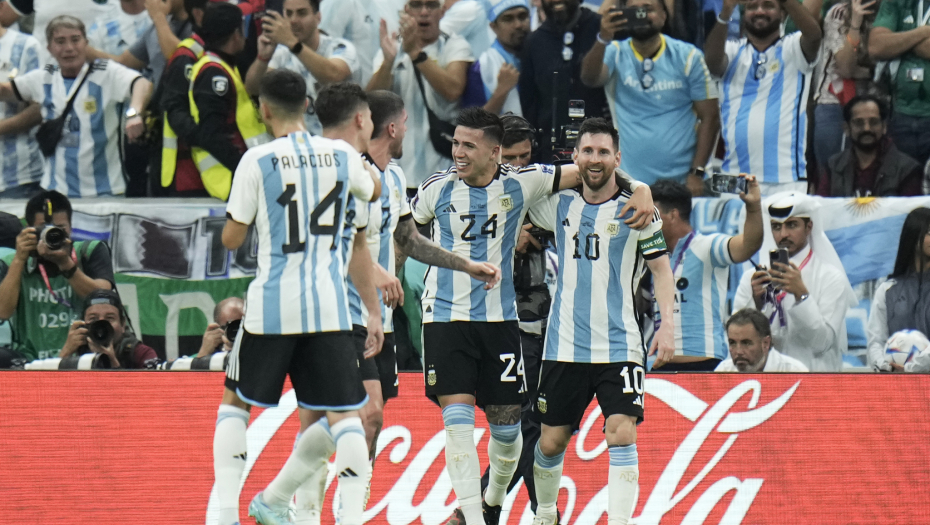 ARGENTINA EVROGOLOVIMA SRUŠILA MEKSIKO Čarobnjak Mesi se izjednačio sa slavnim Maradonom