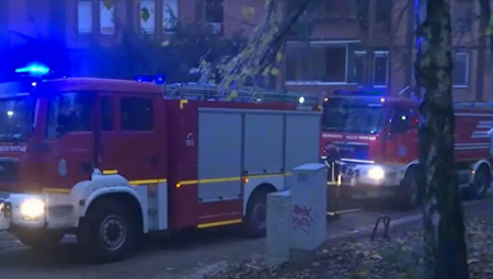 POŽAR U CENTRU BEOGRADA: Gori u blizini Kliničkog centra (FOTO)