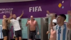 LUDILO ARGENTINACA Jedan udara u plafon, Mesi peva go do pojasa (VIDEO)