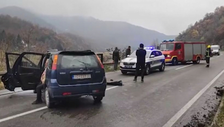 TEŠKA SAOBRAĆAJNA NESREĆA U OVČARSKO - KABLARSKOJ KLISURI Više njih povređeno u sudaru kamiona i automobila! (FOTO)