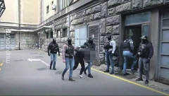 VELIKA AKCIJA POLICIJE Razbijena devetočlana krimi-grupa zbog trgovine ljudima, a evo šta im je sve zaplenjeno!