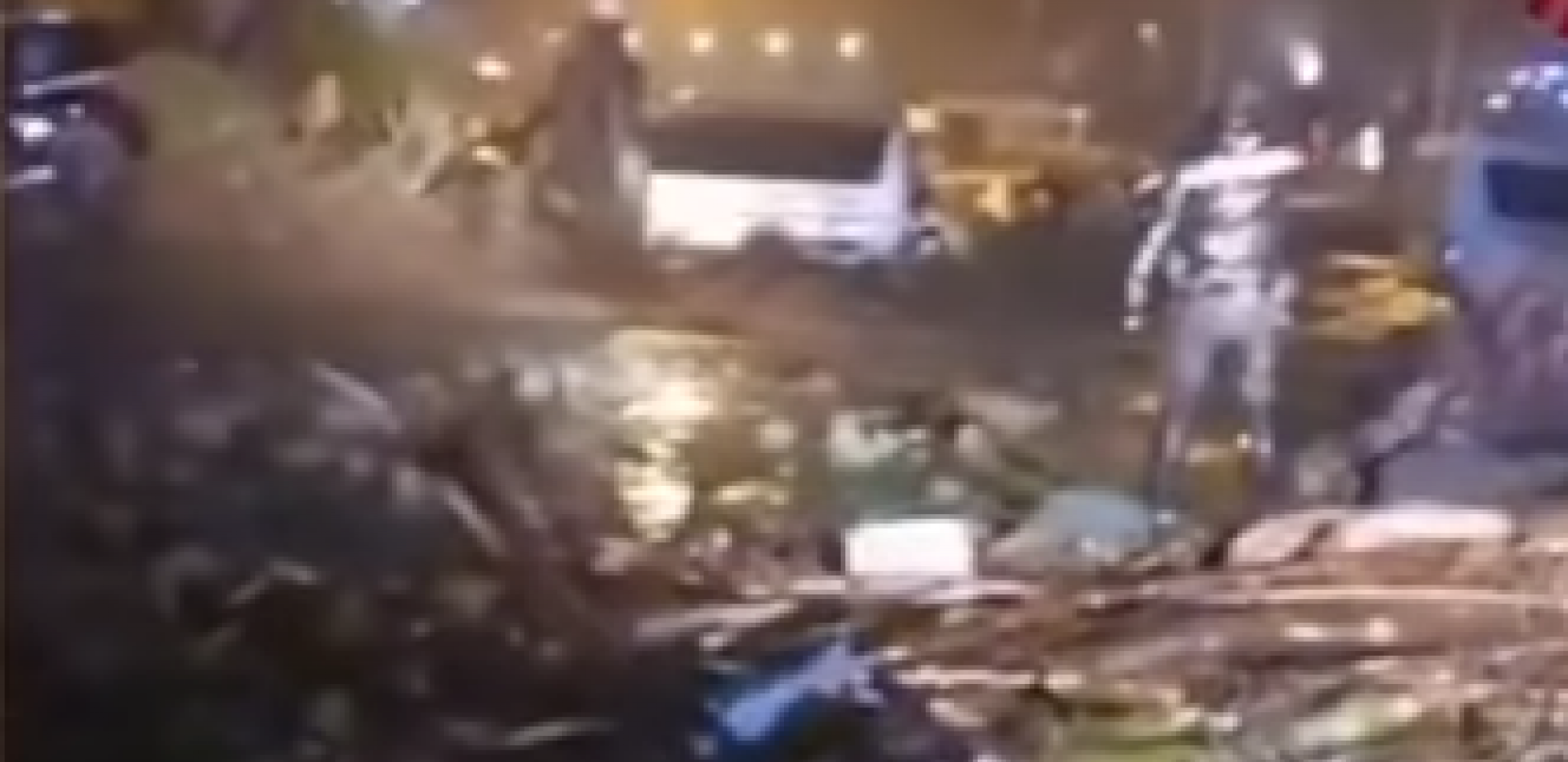 DRAMA U SLOVENIJI Autobus sa turistima zarobljen, klizišre odseklo put