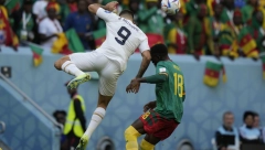 PRLJAVO Ovo nije dobro: Kamerunci bezobrazno udarili na Mitrovića (VIDEO)