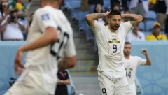 MITROVIĆEVA SUPRUGA PODRŽALA SRBINA Ovo što je uradila, govori koliko mu je ona važna podrška (VIDEO)