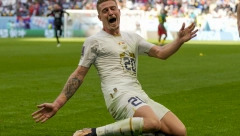 SRBIJA SE HVATA ZA GLAVU Zglob srpskog veziste izgleda zastrašujuće posle meča sa Kamerunom (FOTO)