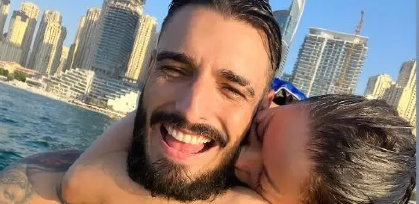 UŽIVAJU U DUBAIJU Darko Lazić otputovao sa devojkom, par objavio vrelu fotku sa plaže (FOTO)