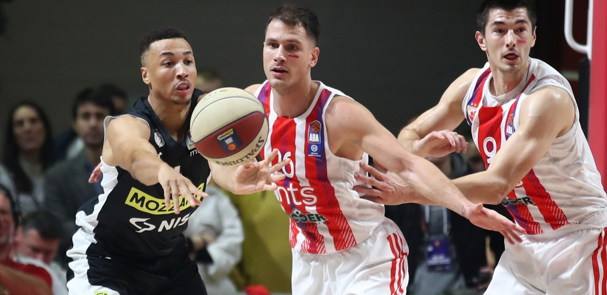 UDARAC PO DŽEPU Uprava ABA lige kaznila crveno-bele zbog nesportskog ponašanja navijača