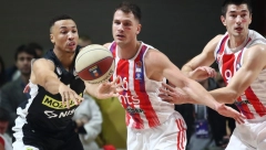 MOĆNA ZVEZDA SLAVILA U DERBIJU Haos, prekid, pa lekcija crveno-belih Partizanu