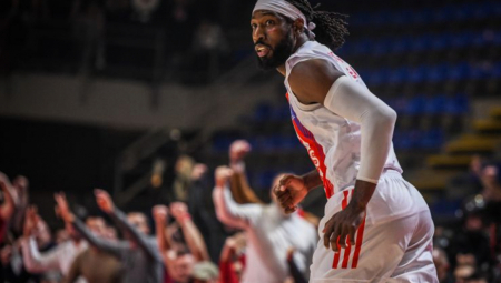 ULAZIM, A ONO PUNO DIMA On je kadio svlačionicu Crvene zvezde, hit priča