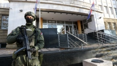 MAJKA LUCIFERA, VOĐE ANTI-ROMA POKUŠALA DA UNESE NA SUĐENJE SINU 7 METAKA Uhvaćena na ulazu u Specijalni sud