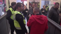 MILJAN I ŠA NA IVICI TUČE, OBEZBEĐENJE HITNO ULETELO: Nikad brutalniji okršaj, psovke i pretnje se ređaju! (FOTO)