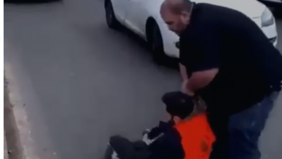 Ovako građani u Evropi reaguju kad im bahati pojedinci uskraćuju prava i kad im blokiraju saobraćaj! (VIDEO)