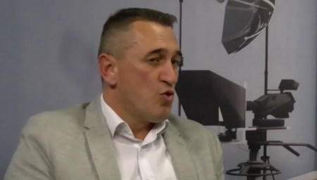 OD ZLA OCA I JOŠ GORE MAJKE Danijela Vujičić razmontirala Kurtijevu pudlicu: Izabrao je ovo đubre za svoju marionetu!