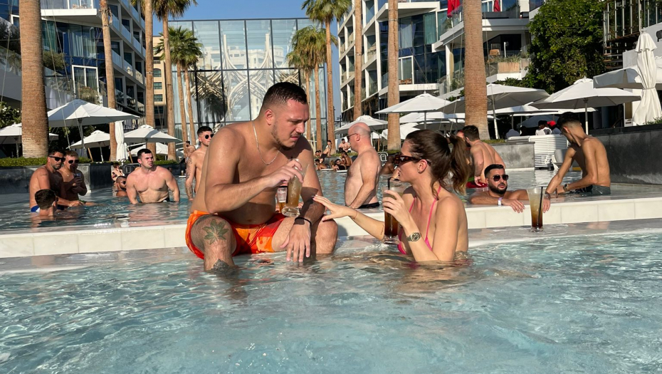 EKSKLUZIVNI PAPARAZZO IZ DUBAIJA Rialda smuvala Gastoza (FOTO)