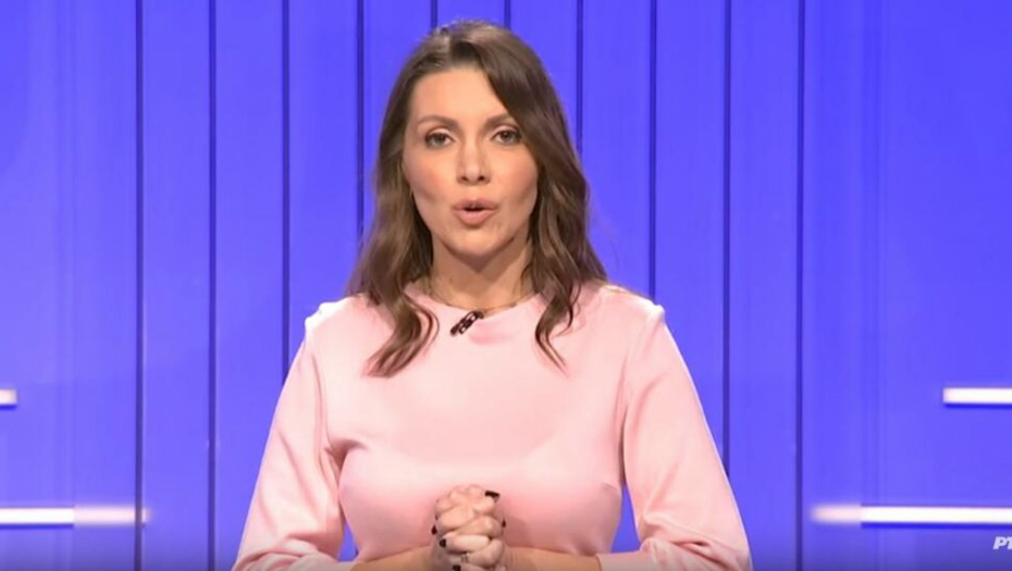 ISPLIVALE VRLELE FOTKE VODITELJKE SLAGALICE! Nikada je nismo videli u ovom izdanju, kadrovi izazvali haos! (FOTO)