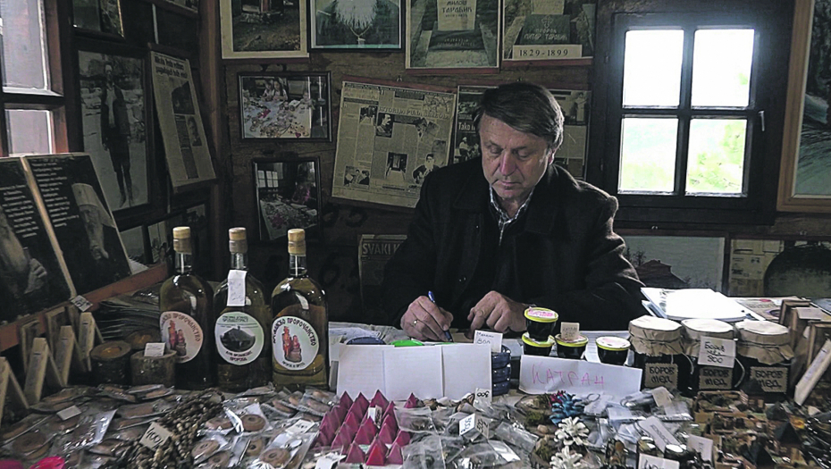 KREMANSKO PROROČANSTVO ODVELO SRBE U KATAR Dragan Pjević iz sela Kremne kaže da više sile odlučuju o sudbini reprezentacije