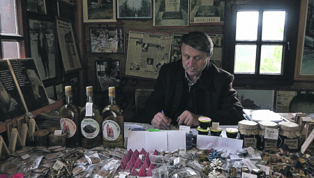 KREMANSKO PROROČANSTVO ODVELO SRBE U KATAR Dragan Pjević iz sela Kremne kaže da više sile odlučuju o sudbini reprezentacije