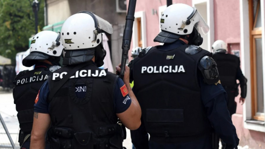 OTKRIVENE NOVE PORUKE IZMEĐU KRIMINALACA I CRNOGORSKIH SLUŽBENIKA Policajac tražio novac za duševnu bol tokom šverca droge!