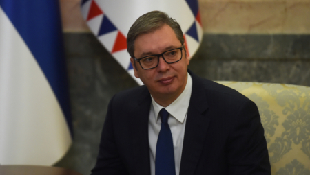 ŽELIM VAM DOBRO ZDRAVLJE I USPEH Božićna čestitika Vučića vernicima koji slave praznik