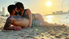 DARKO LAZIĆ I NJEGOVA DEVOJKA NE MOGU DA SE OBUZDAJU NA BAZENU: Skinuli se i krenuli u akciju, zabeležene ŠOK SCENE! (FOTO)