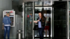 OPREZ! Beograđaninu prevaranti očistili karticu za 340.000 dinara