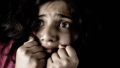 MORBIDNO, MAJKA MONSTRUM ZABETONIRALA ĆERKU Policiji pozlilo kad su videli da je telo koristila kao noćni ormarić