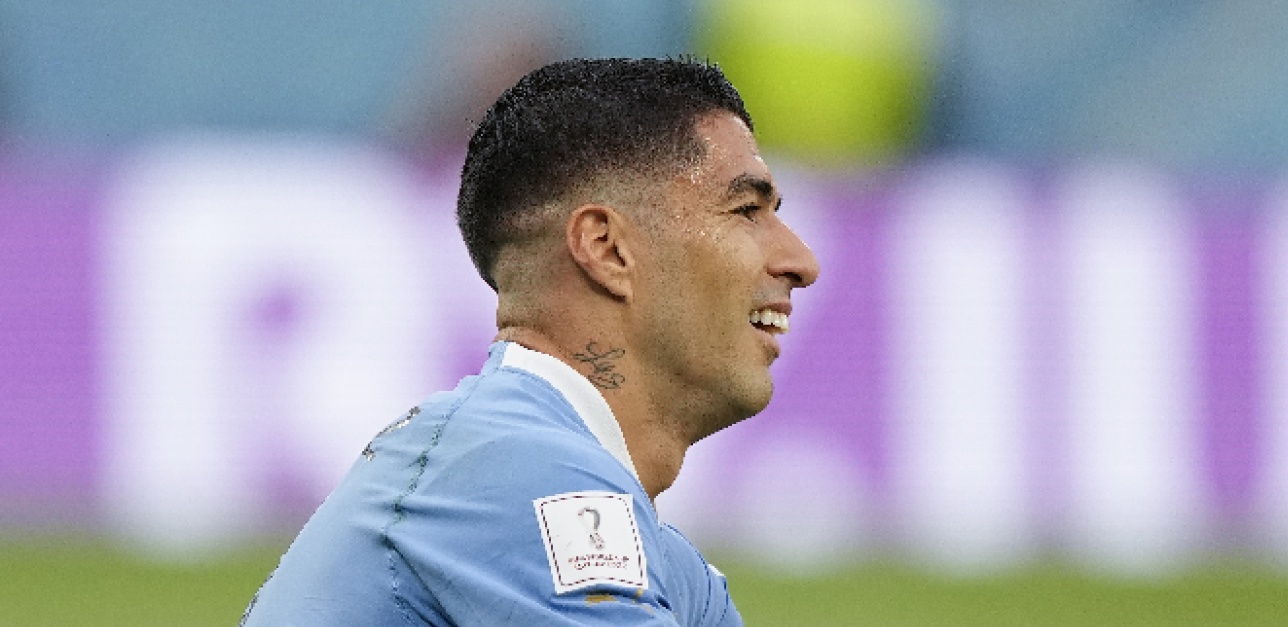 RAZBIJAJU LEGEDNU Suarez u suzama, navijači mu se smeju (VIDEO)