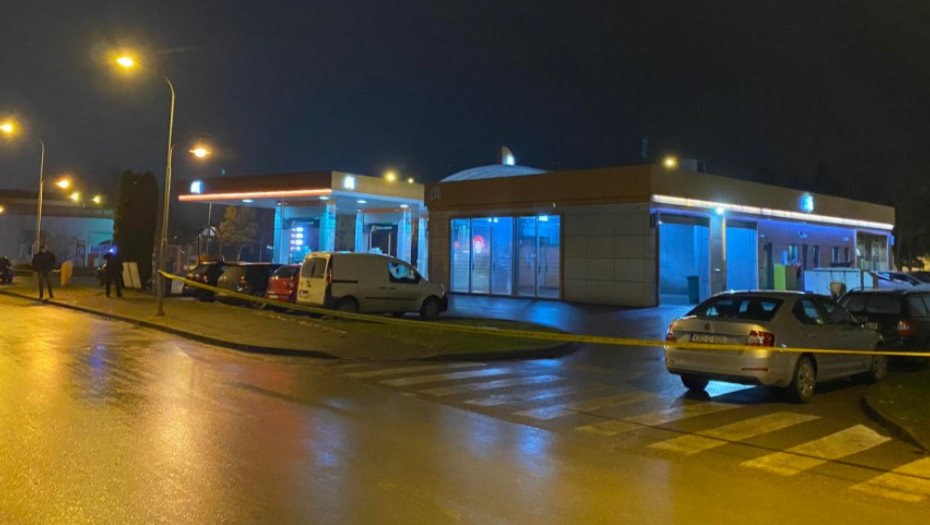 NAPADAČ BEZ MILOSTI UBIJA MLADIĆA DOK LEŽI NA ZEMLJI Nožem nasmrt izboden A.B. (28) u banjalučkom naselju Borik (UZNEMIRUJUĆI VIDEO)