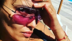 "ŠETALI SU ME OD JEDNOG DO DRUGOG PLASTIČNOG HIRURGA" Bila je jedna od najlepših voditeljki, a onda je oženjenom biznismenu rodila sina i povukla se sa javne scene (FOTO)