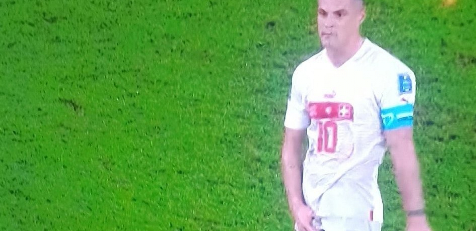 SRAMNE UVREDE NAJVEĆEG PROVOKATORA Granit Džaka psovao naše reprezentativce: Je*em vam majku u pi*ku (VIDEO)