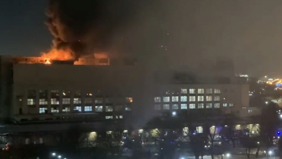 BESNI POŽAR U CENTRU MOSKVE! Vatra uništava zalihe hrane! Stotine vatrogasaca na terenu! (VIDEO)