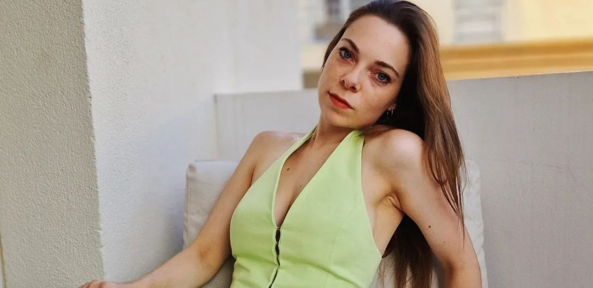 ZAPALILA JE DRUŠTVENE MREŽE Atraktivna Ruskinja igrala za Zvezdu, pa se skinula i napravila haos na internetu (FOTO)