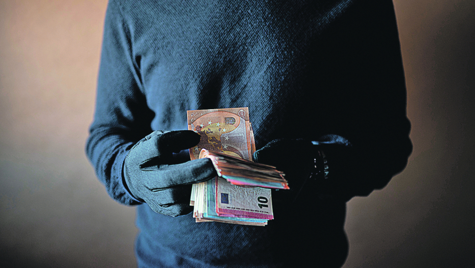 DOŽIVEO MOŽDANI UDAR Kompanija okrivila menadžera, jer je pokušao da spreči krađu!