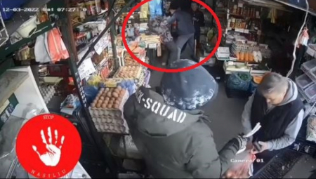 ZBOG NASILNIKA HODA SA ŠTAKAMA! Ovo je žena koju je prodavac brutalno prebio na pijaci na Karaburmi (FOTO/VIDEO)