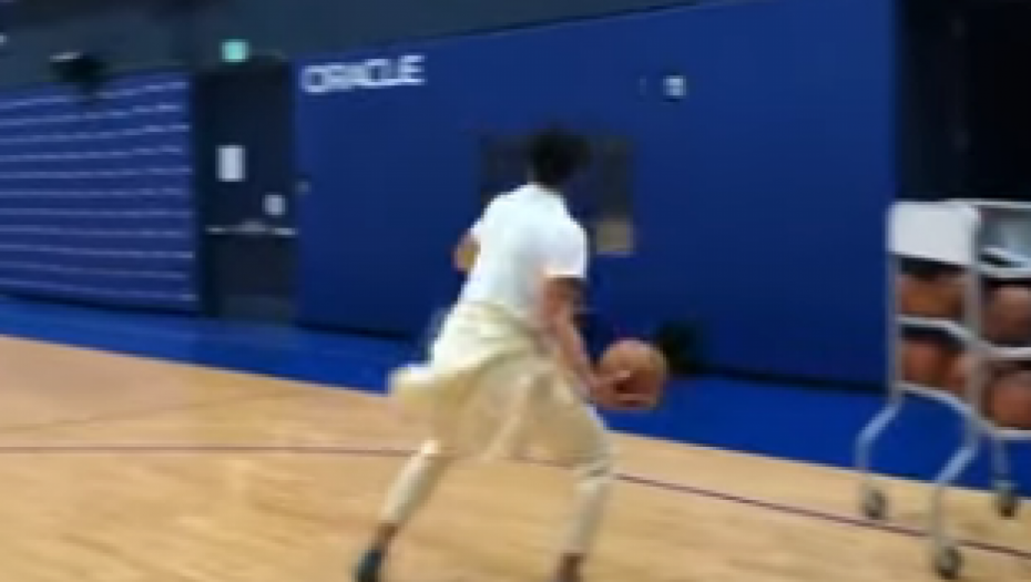 NE, OVO NIJE MOGUĆE Stef Kari je vanzemaljac: Ovi šutevi su ostavili svet košarke u šoku (VIDEO)