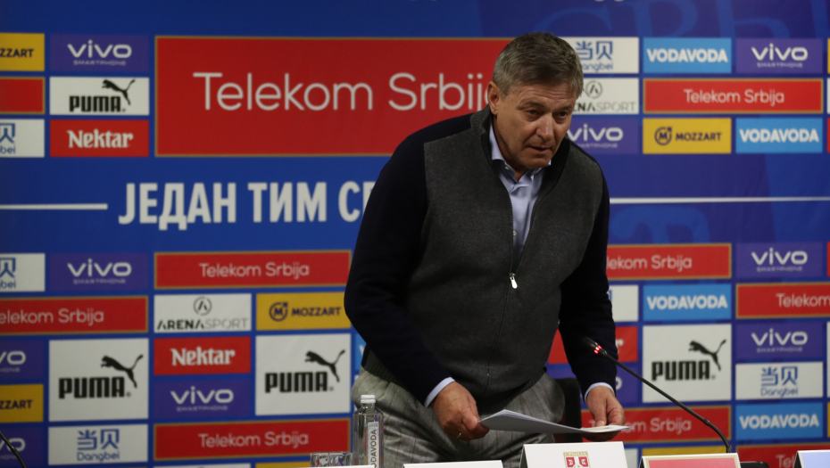 Dragan Stojković Piksi zajedno sa legendarnim košarkašem posetio crkvu u Dalmaciji (FOTO)