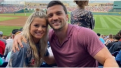 ZBOG DEVOJKE PREŠAO 1000 KILOMETARA DA BI SE UPOZNALI Ono što se dogodilo kad su se videli pamtiće dok je živ