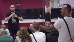 OPŠTI RAT Car skočio u Majinu odbranu, svi se urotili protiv njih: Dabogda crkla!