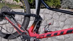 VIC DANA Policajac sreo Rajka na biciklu...