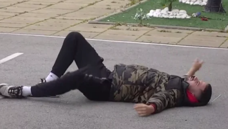 GLEDAOCI NE MOGU DA VERUJU! Šta se dešava sa Bilalom Brajlovićem, prizor ostavio sve u neverici?! (FOTO)