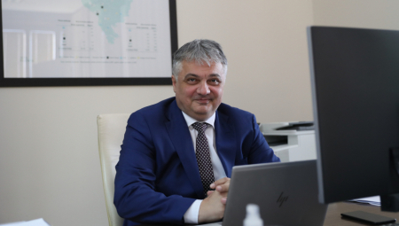 SJAJNE VESTI Vladimir Lučić potpisao deklaraciju: JEFTINIJI ROMING između regiona i EU!