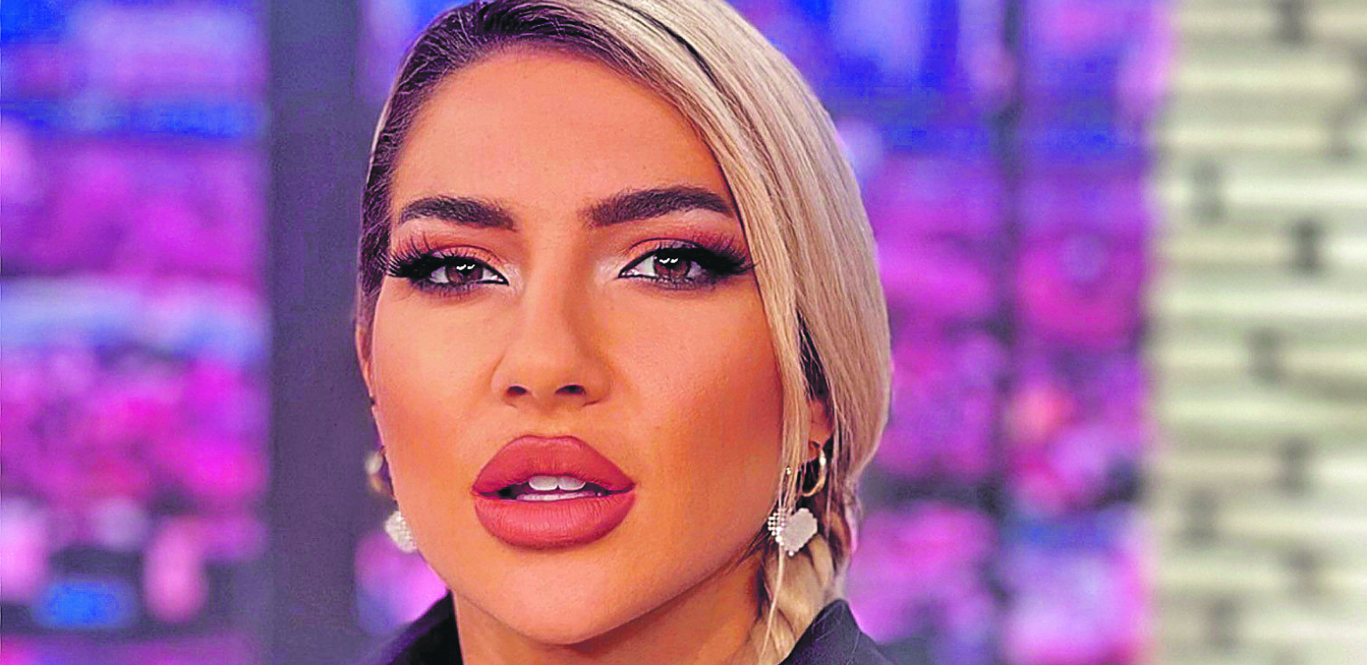 NAPRAVILA TOTALNI HAOS Jovana Jeremić zapevala na nastupu Aleksandre Prijović: IZLETELA NA BINU (FOTO/VIDEO)