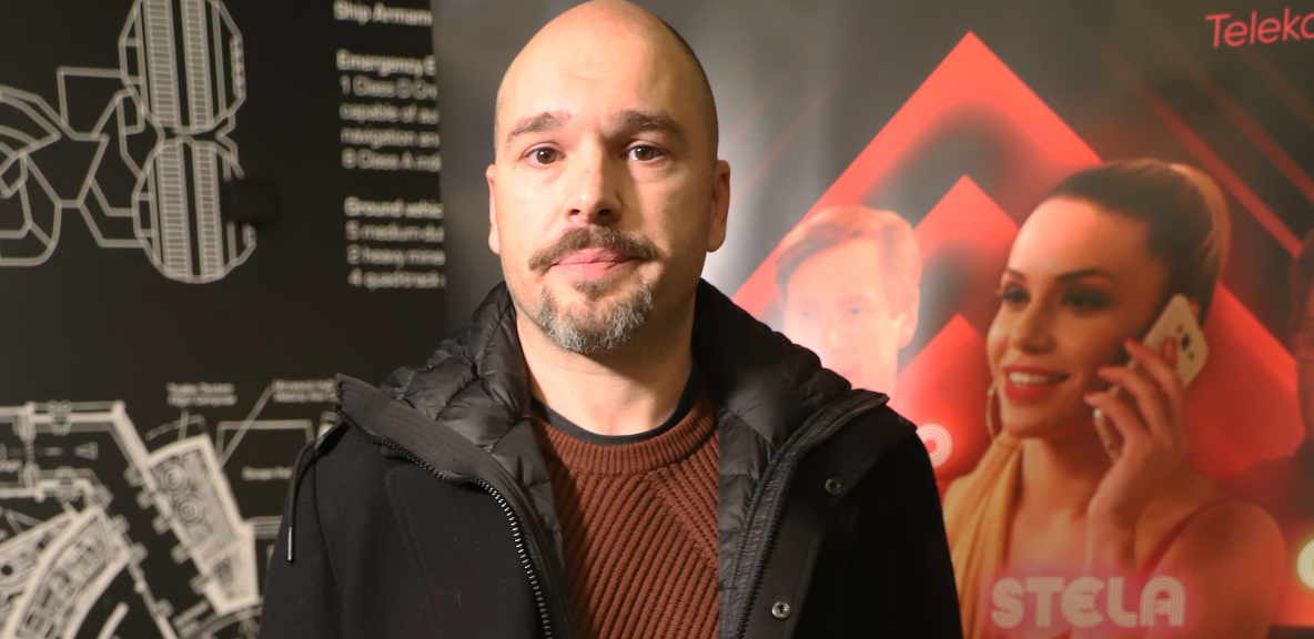 OVAKVO NEŠTO DO SADA NIJE VIĐENO NA NAŠEM PROSTORU: Premijera filma „Po*no priča“ u Novom Sadu! (VIDEO)
