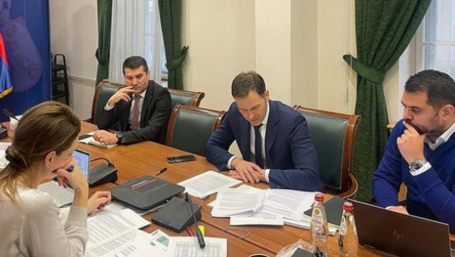 SINIŠA MALI U RAZGOVORU SA STRANIM INVESTITORIMA Ministar iskoristio pauzu skupštinskog zasedanja (FOTO)