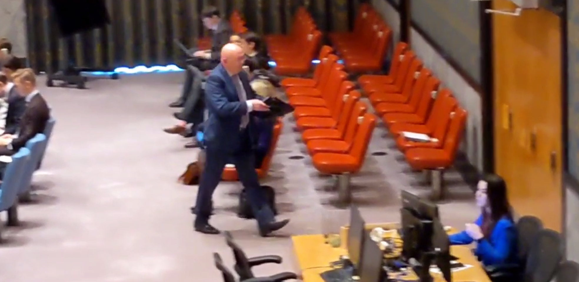 NEBENZJA NAPUSTIO SALU SAVETA BEZBEDNOSTI UN Na izlasku predstavnik Rusije oštro poručio samo jedno (VIDEO)