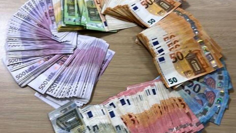 NOVČANI HOROSKOP ZA 2023. GODINU Strelcu će otplata kredita praviti problem, Ribe će biti prinuđene da smanje troškove, a za 2 znaka pare će bukvalno lepiti