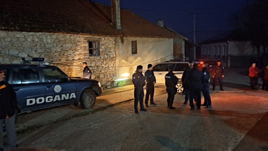 NOVI KURTIJEV UDAR NA SRBE JUŽNO OD IBRA Meštani se okupili da brane svog komšiju jer neće da dozvole iživljavanje i teror! (FOTO)