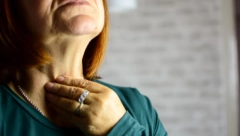 EVO ŠTA JE OKIDAČ ZA BOLESTI OD KOJIH UMIREMO Od briga strada srce, jetra od besa, a štitna žlezda od "GUTANJA U SEBI"