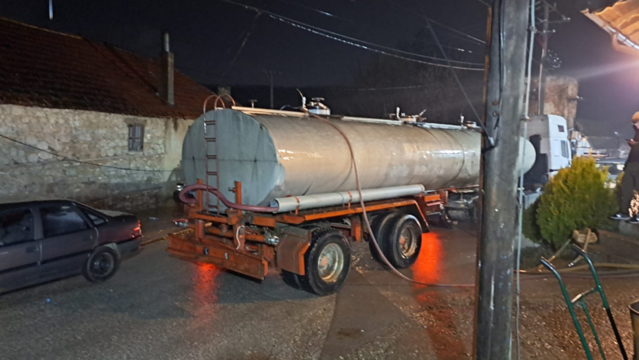 ZULUM! OSTAVILI SRPSKU PORODICU BEZ IČEGA Kurtijevi jurišnici zaplenili imovinu Petrovića iz Velike Hoče (FOTO/VIDEO)